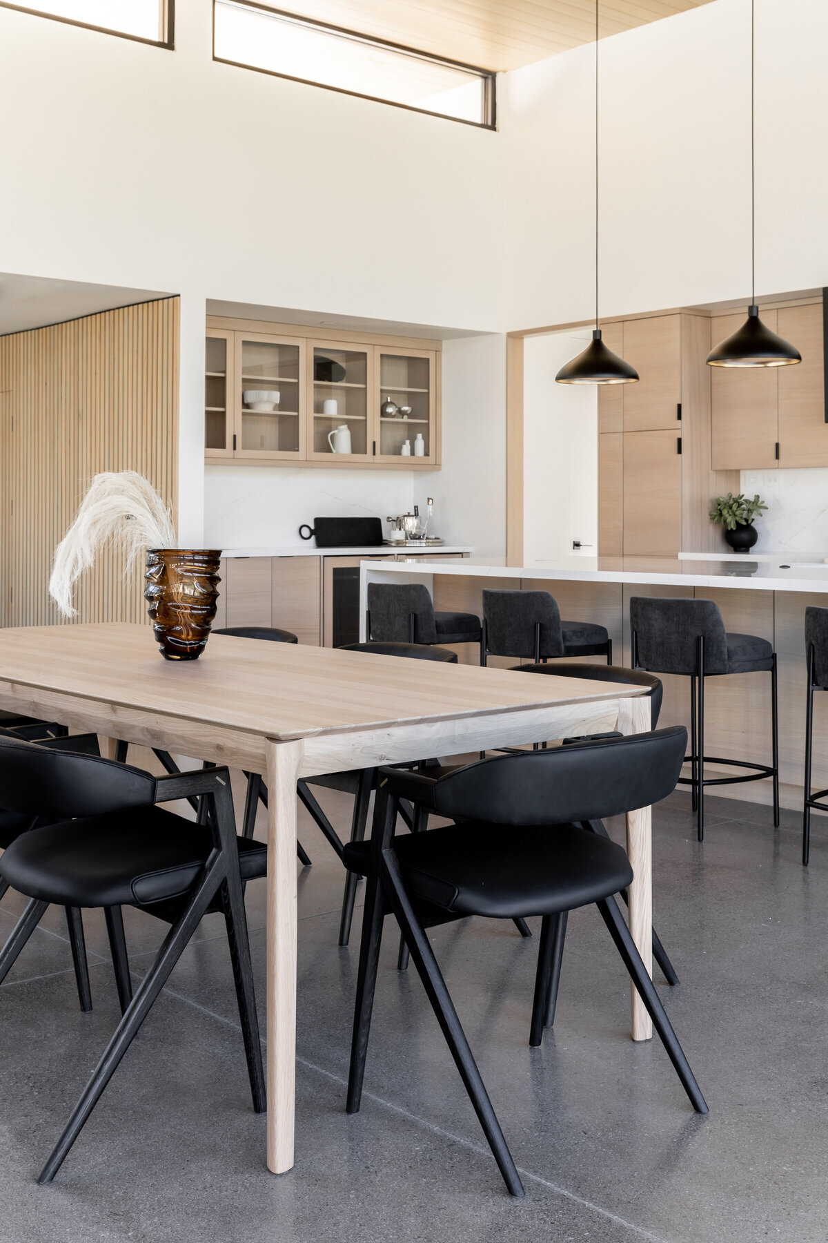 girls-at-flourish-nashville-interior-design-photographers-luxury101