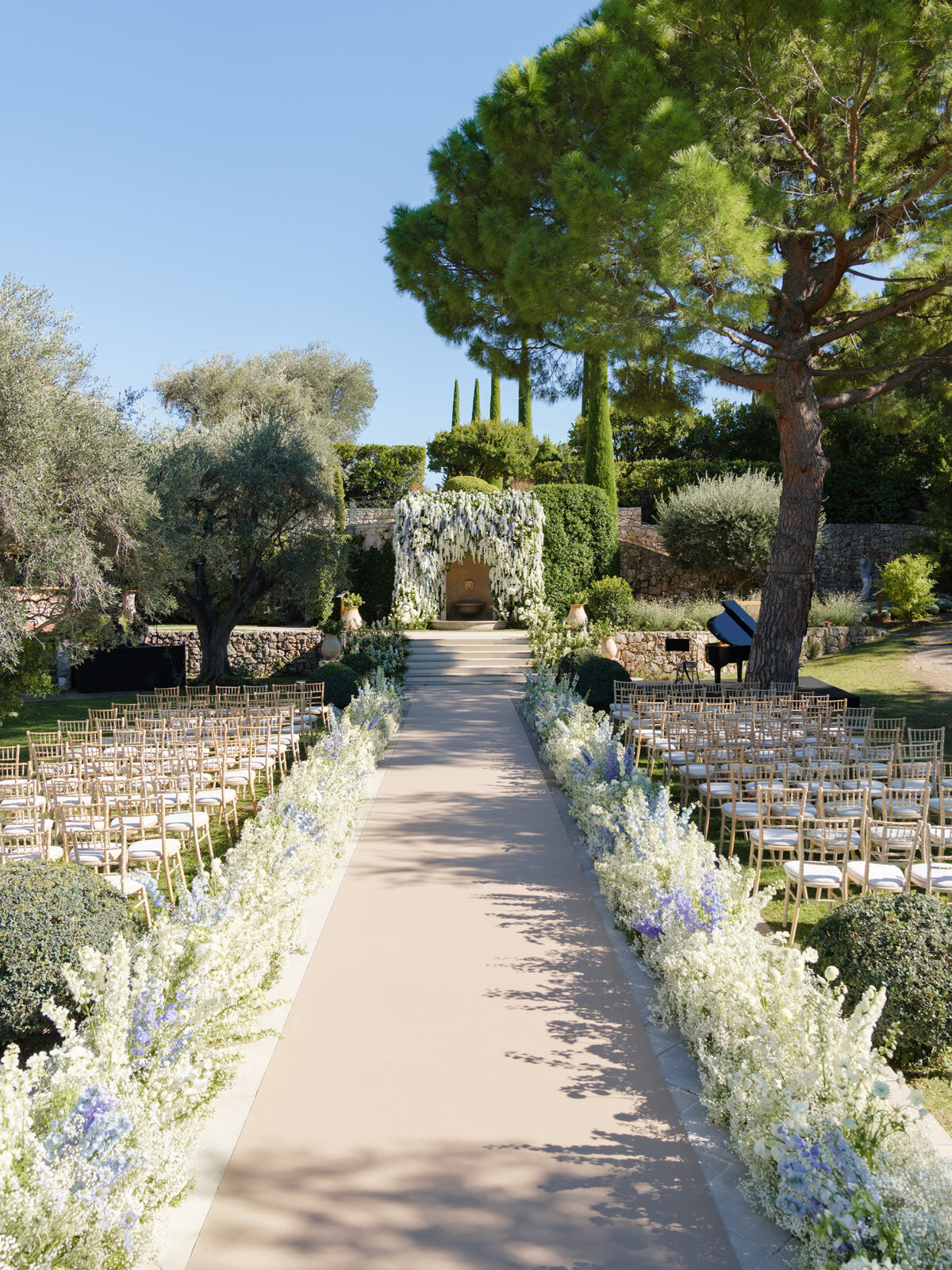 Exclusive destination wedding, Château Saint Martin, South of France