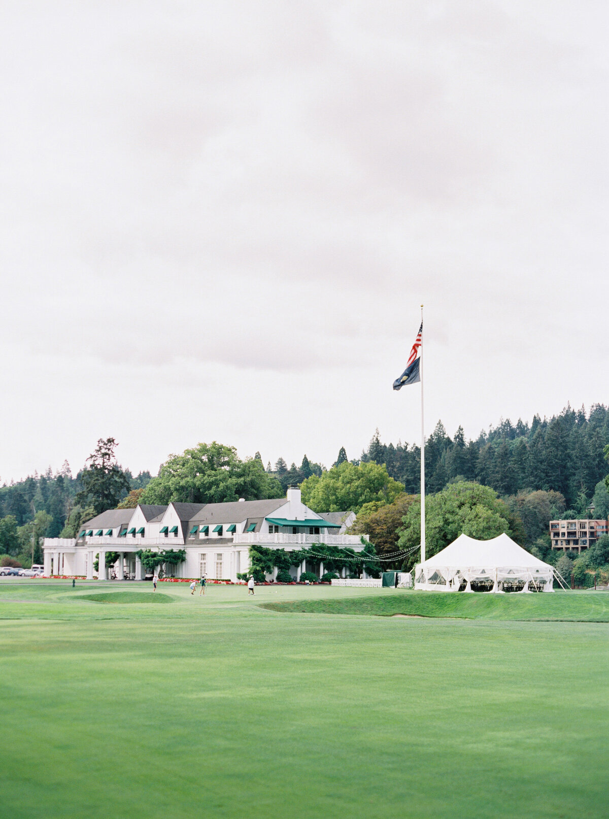 waverley-country-club-wedding-by-top-portland-photographers-the-tenneys-01