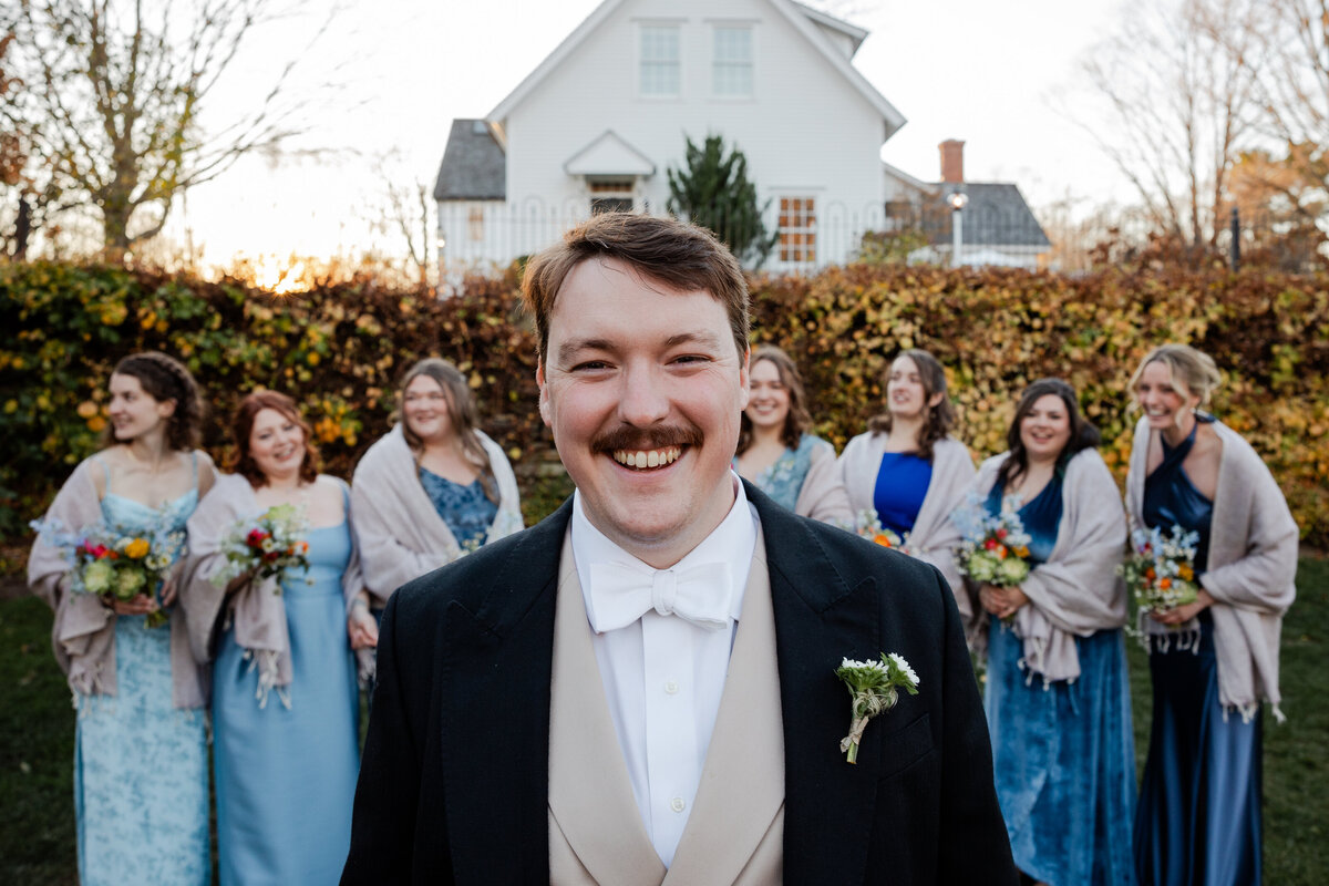 groom-and-bridal-party-portrait-ct