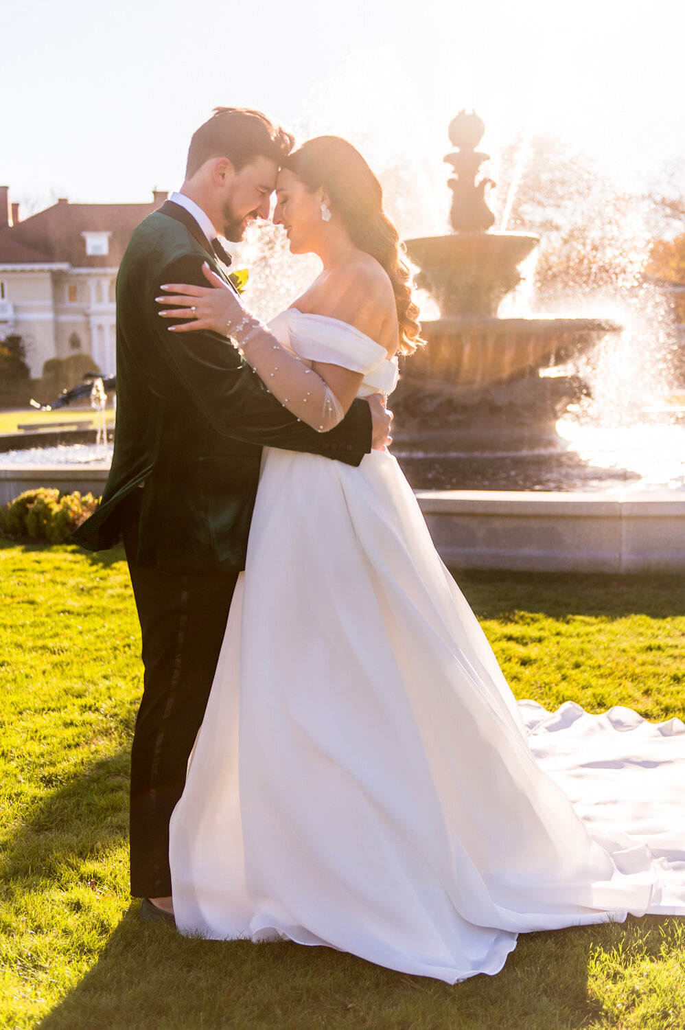 Tupper Manor Bride and Groom