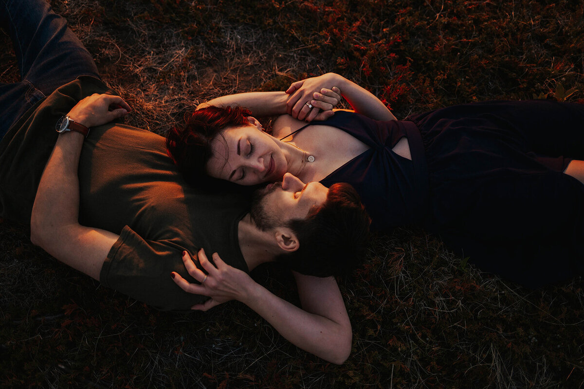 Photos by Canadian wedding and elopement photographer Sarah Rolles Photography