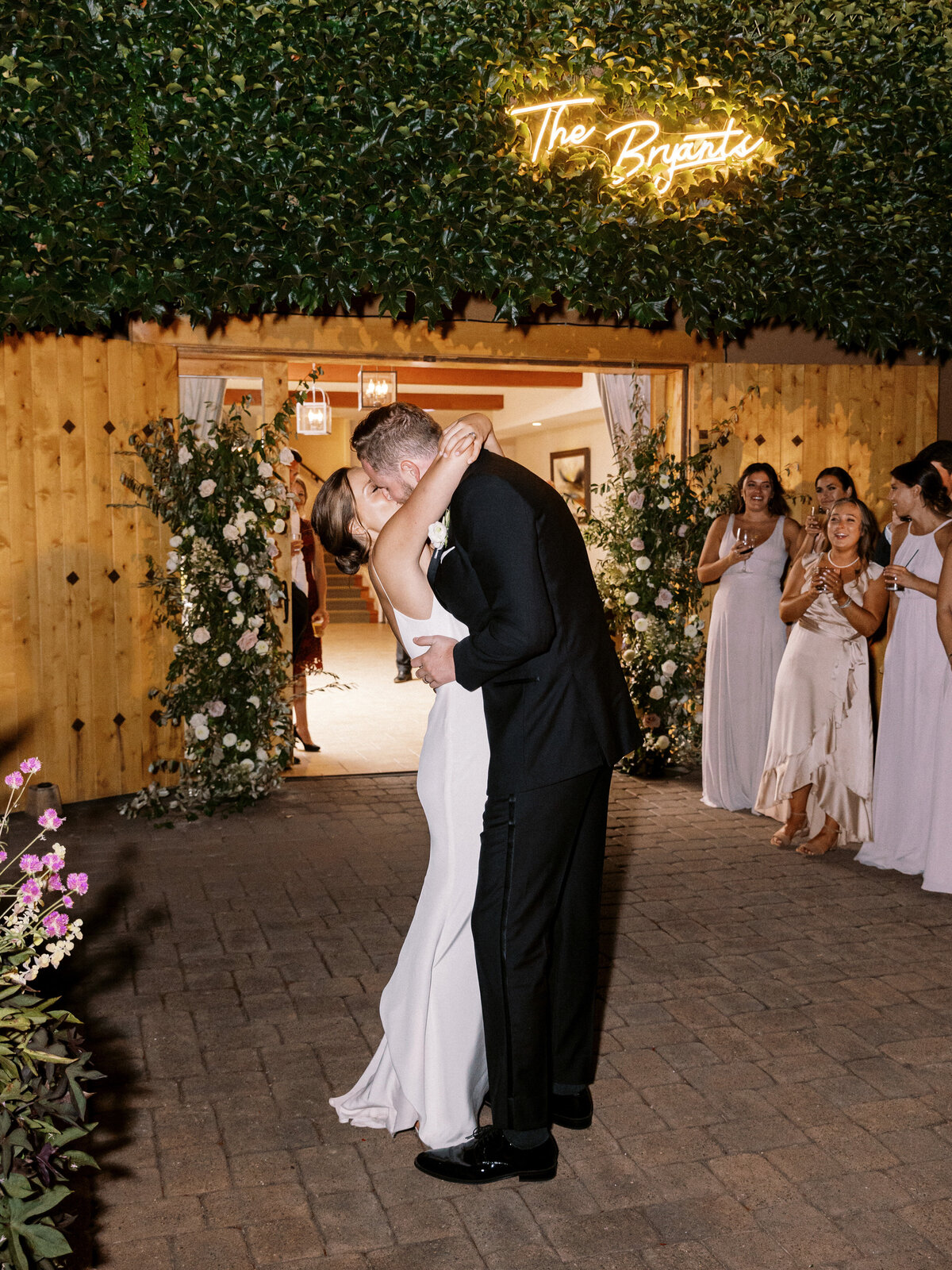 wedding-at-black-walnut-inn-and-vineyard-photography-by-the-tenneys-52
