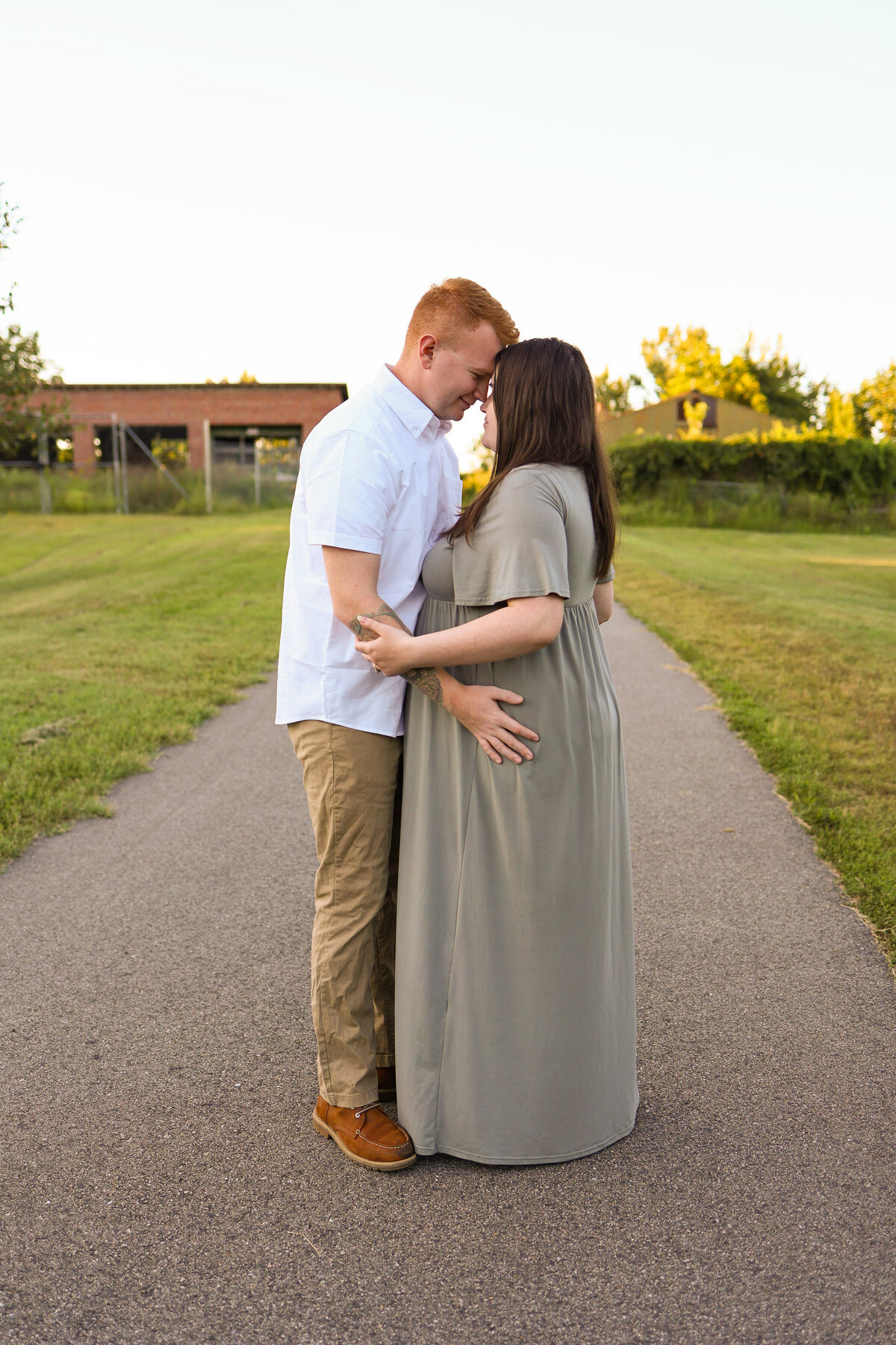 outfoor-maternity-session-at-sunset-in-Columbus-Georgia-Amanda-Richardson-Photography