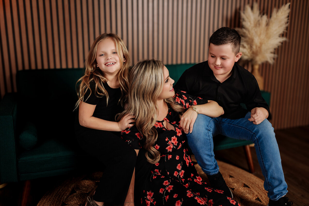 best family photography Fayetteville Arkansas, NWA family photographer, Northwest Arkansas best family photography, family portraits near me, professional family photos, family photography packages