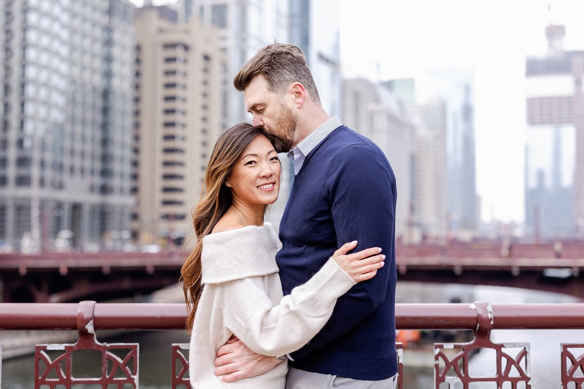 downtown-chicago-fall-engagement-session-jenna-sean_0025
