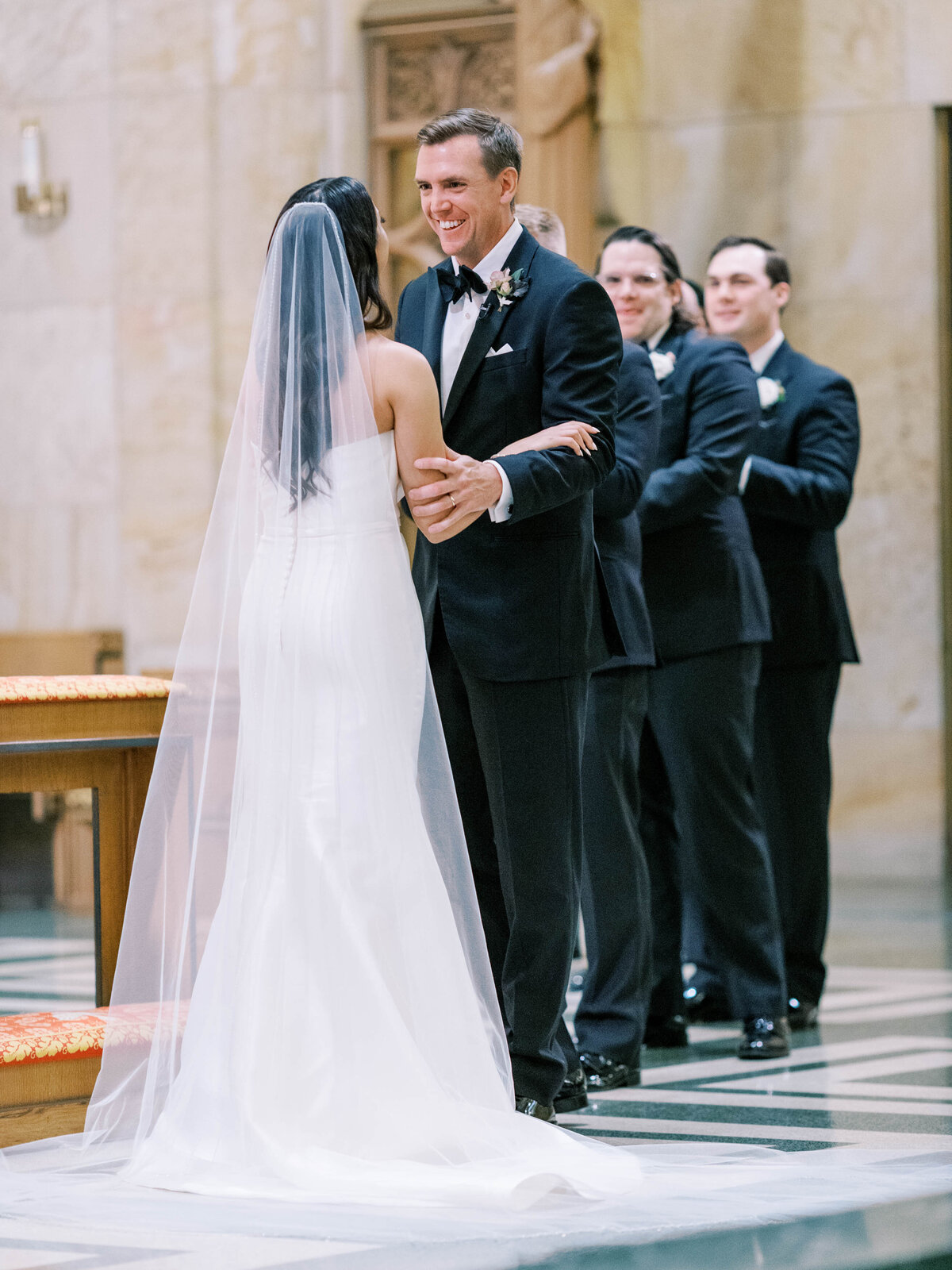 christ-the-king-catholic-church-dallas-wedding-ceremony-12