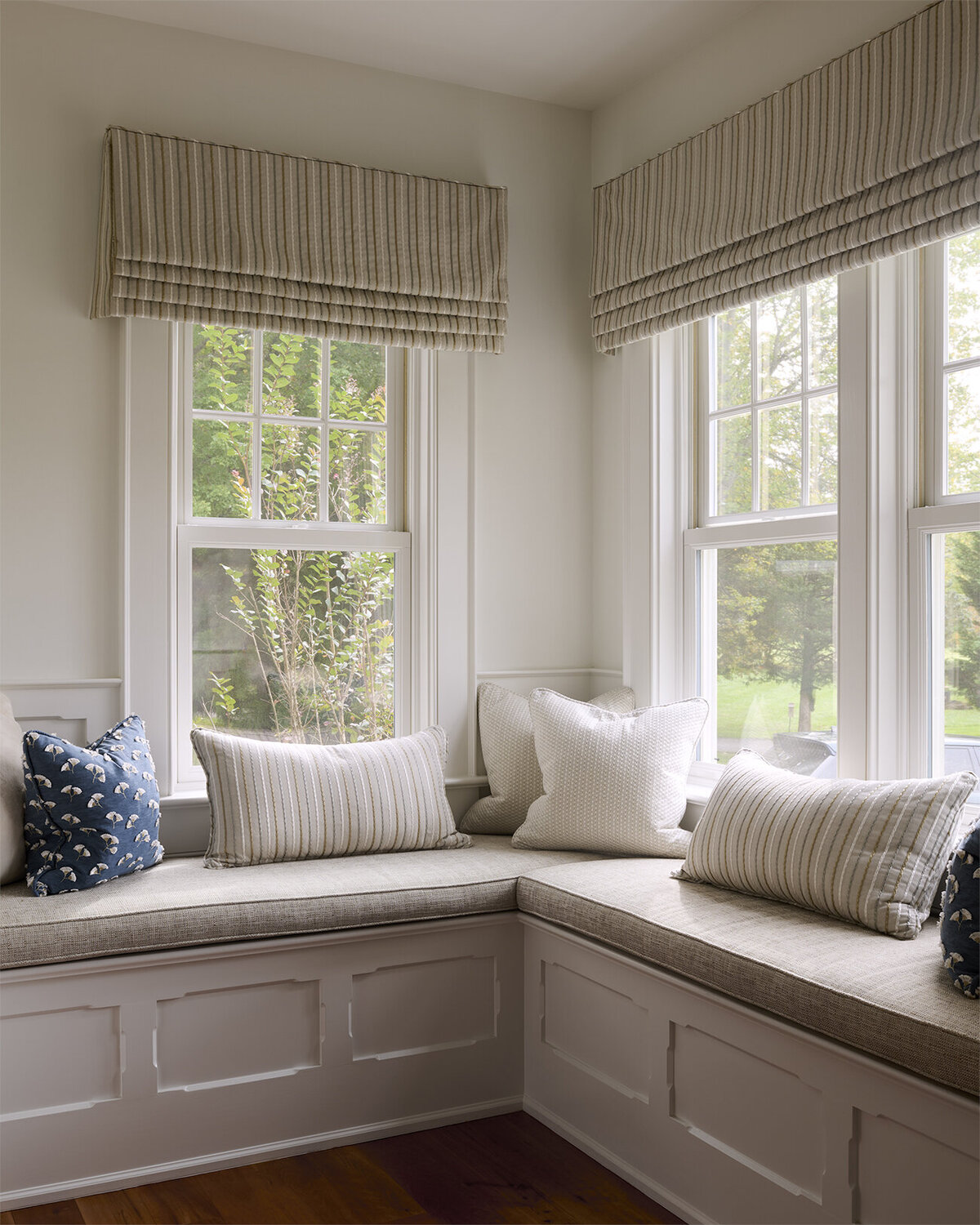 lantern_lores_window_01