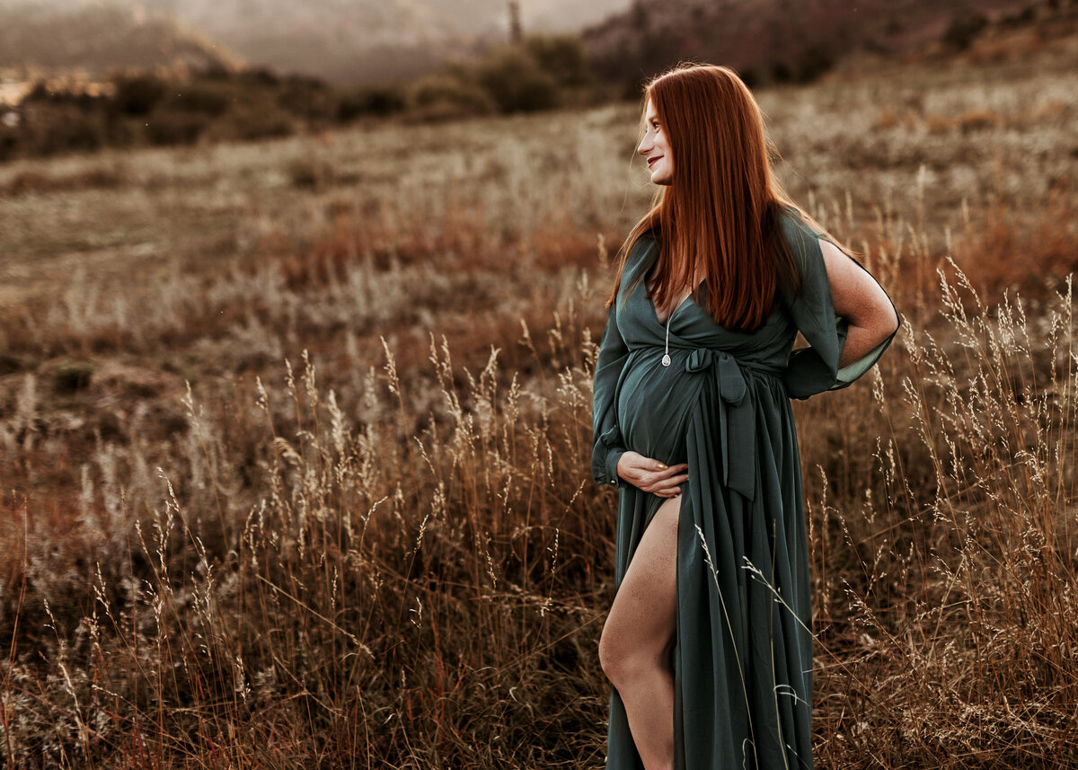 Stunning Maternity Portrait in the fall in Colorado at sunset with Erin Jachimiak photography