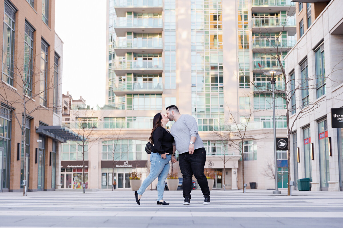 CA009Engagement064