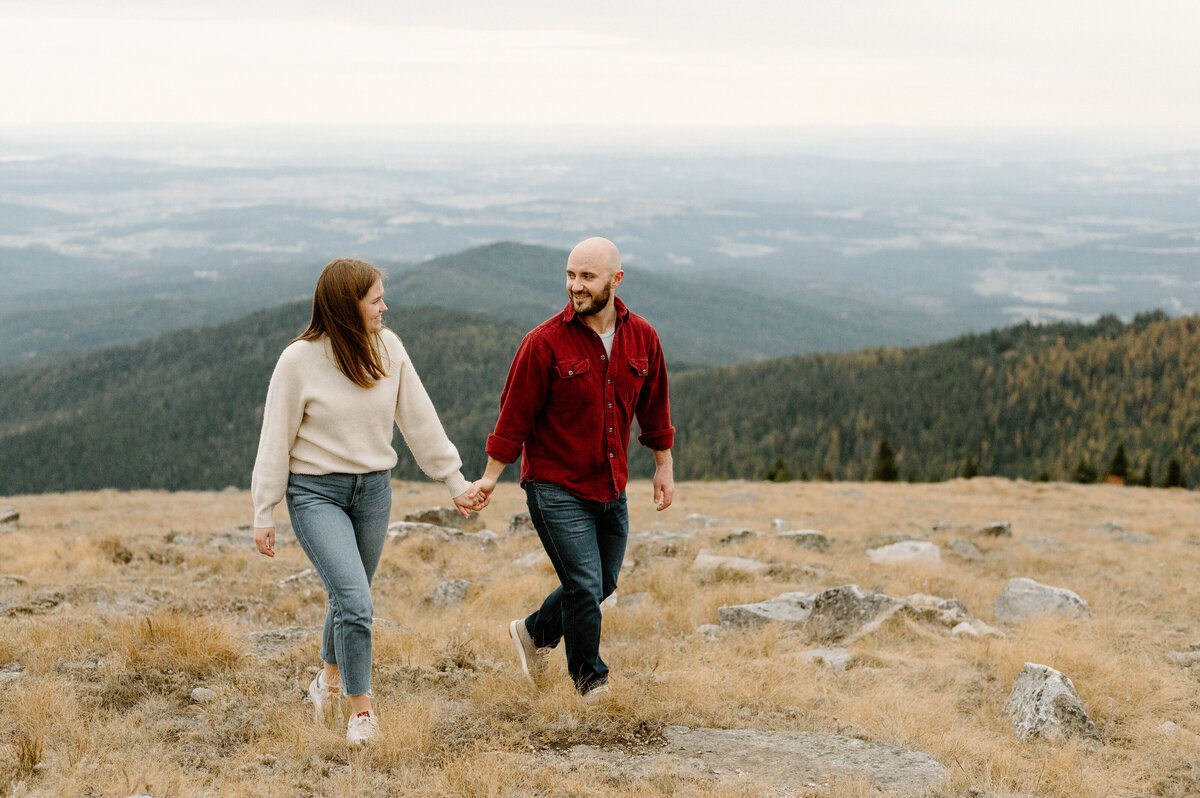 late_fall_engagement_session_mount_spokane_state_park_06