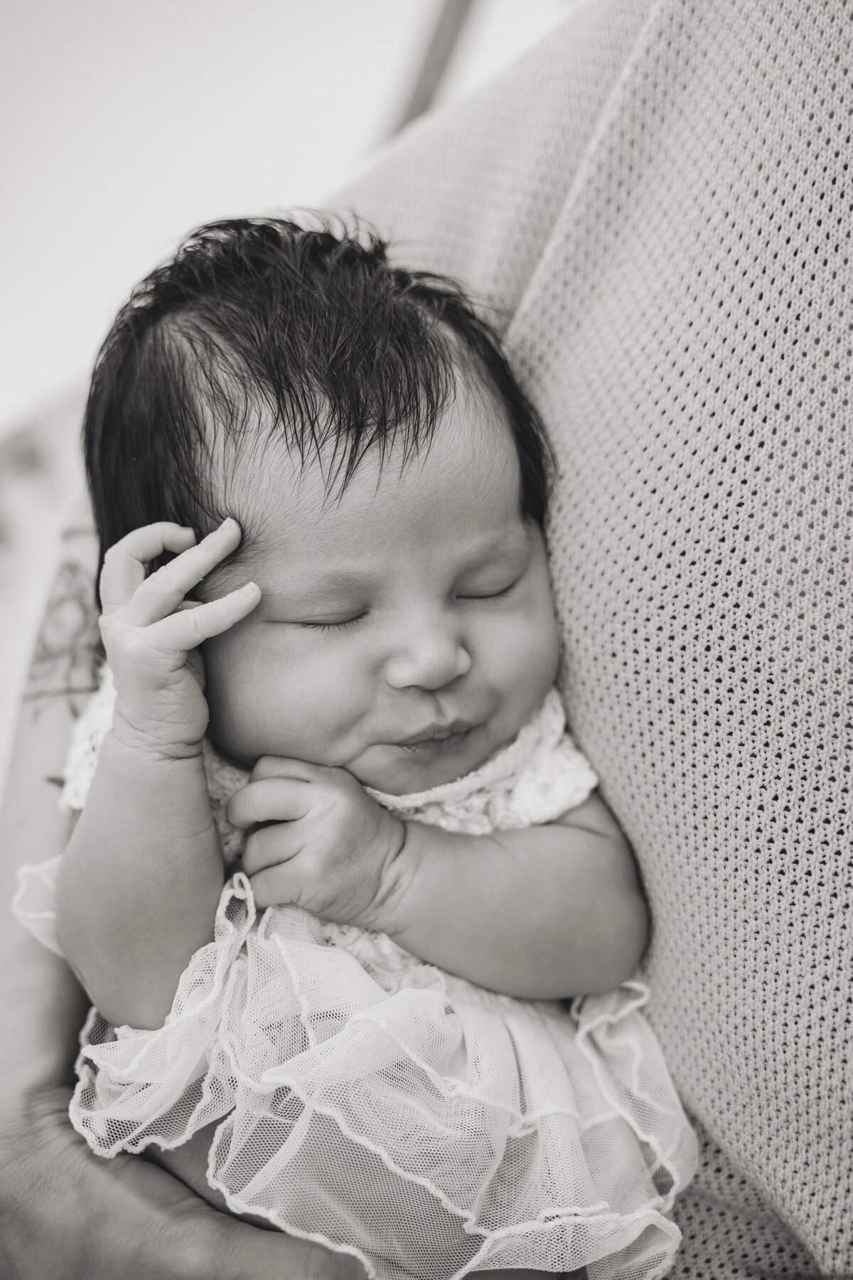 AnnaMunandarPhotography-20250718-SzuChiHuang-Newborn-Ariel-4629srgb-ev3000