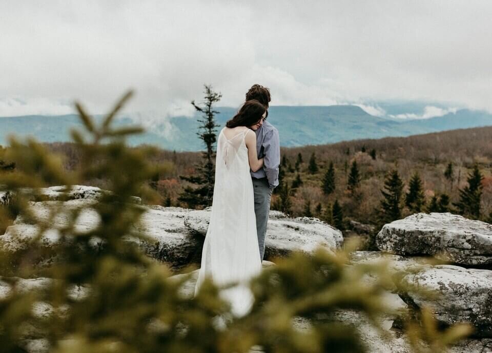 elopement photos of bride and groom on maryland mountaintop bucket list location sabrina leigh photography