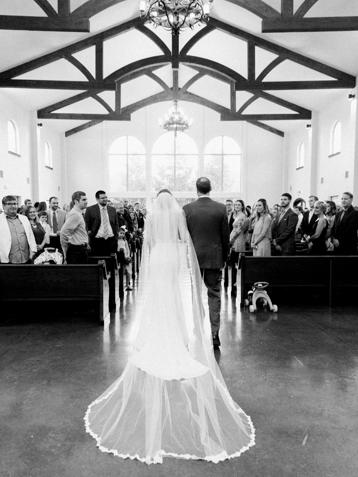 0382_CourtneyHansonPhotography_Elizabeth_Caleb_Wedding-2637