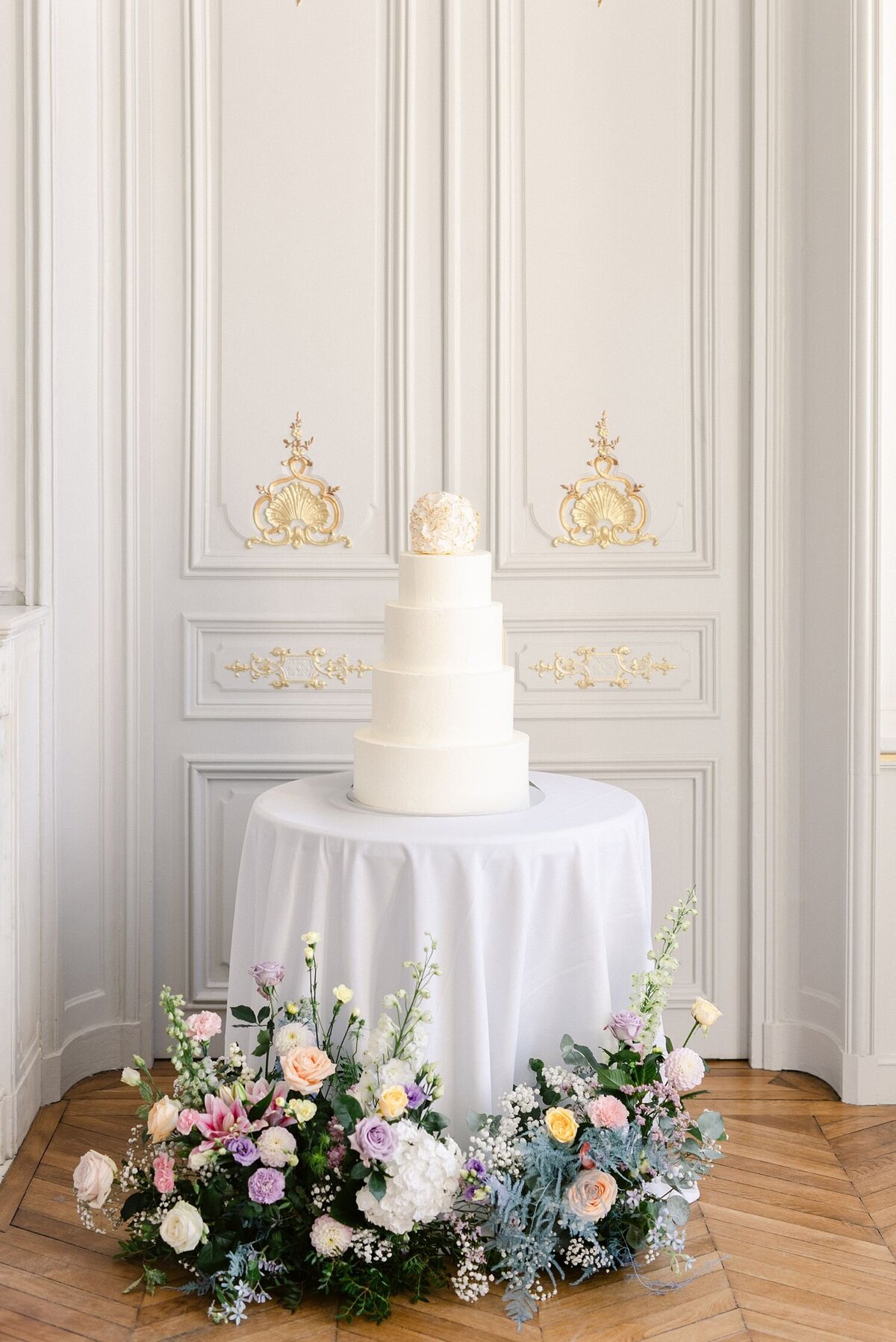 wedding-cake-photographer-unique-timeless-memorable-style