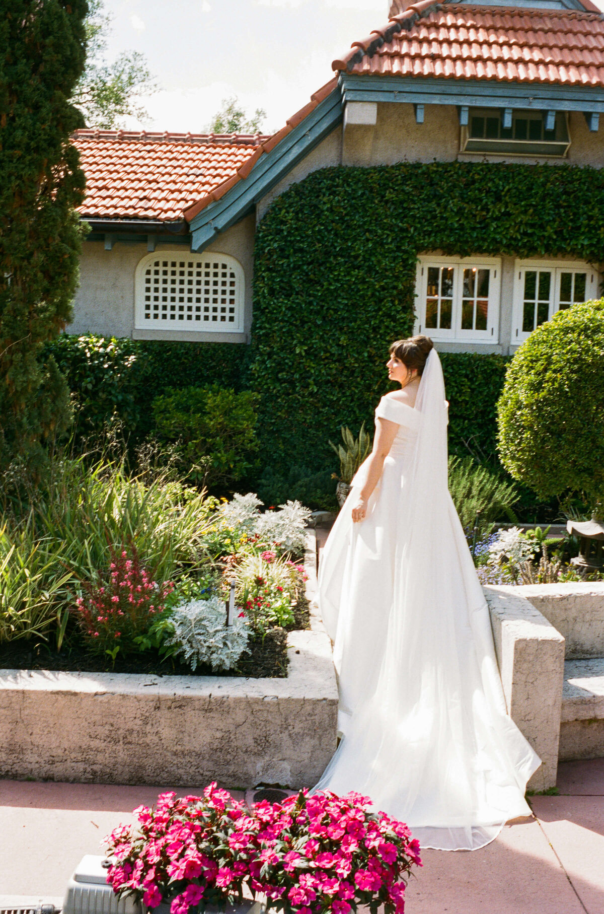 Sydonie-Mansion-Wedding-24