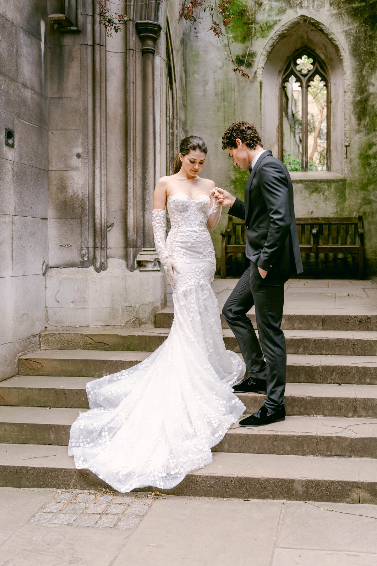 RuizRocksWeddings_Modern Elegant London City Elopement_00273