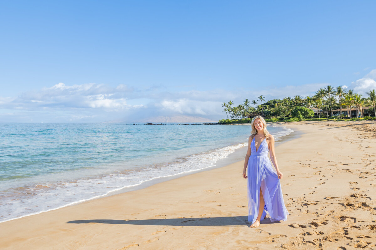 Beach, senior portraits in Hawaii
