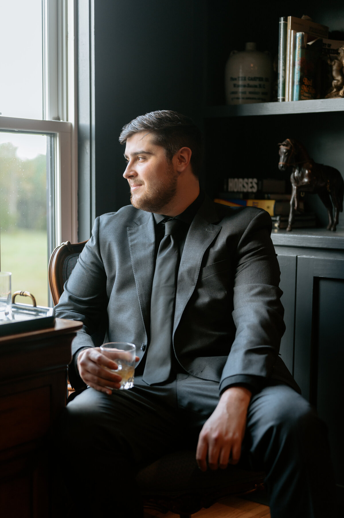 groom portraits