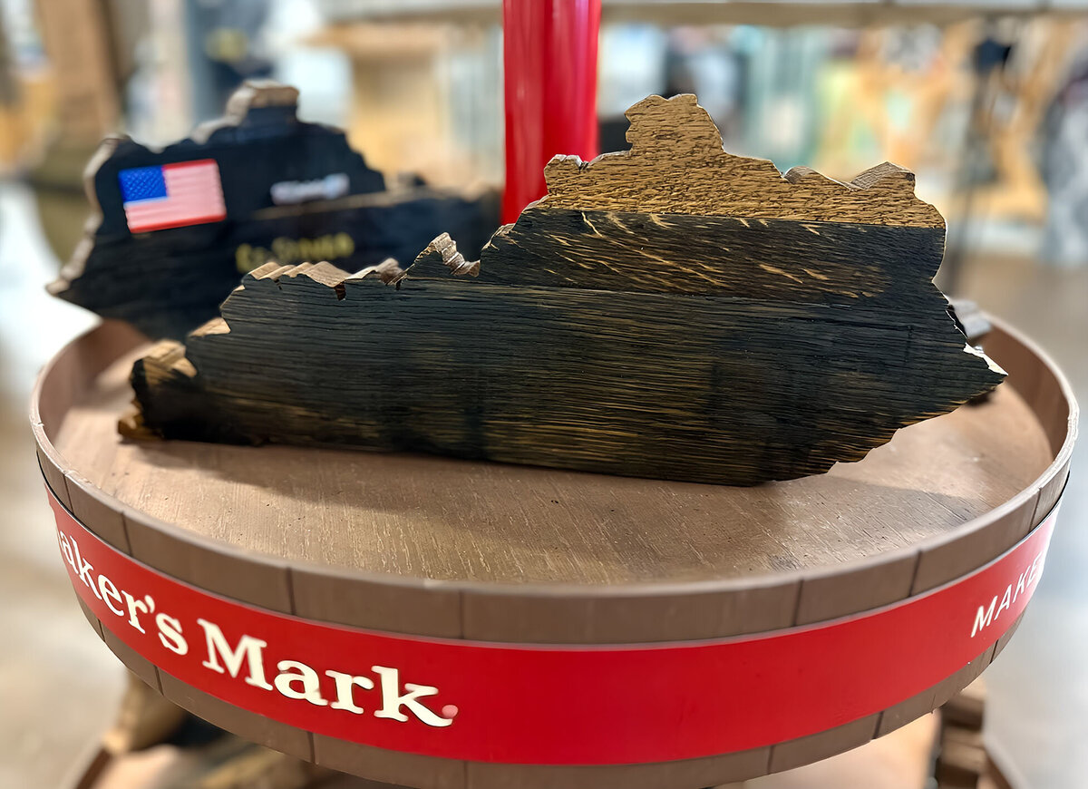Restaved Kentucky state wooden decoration