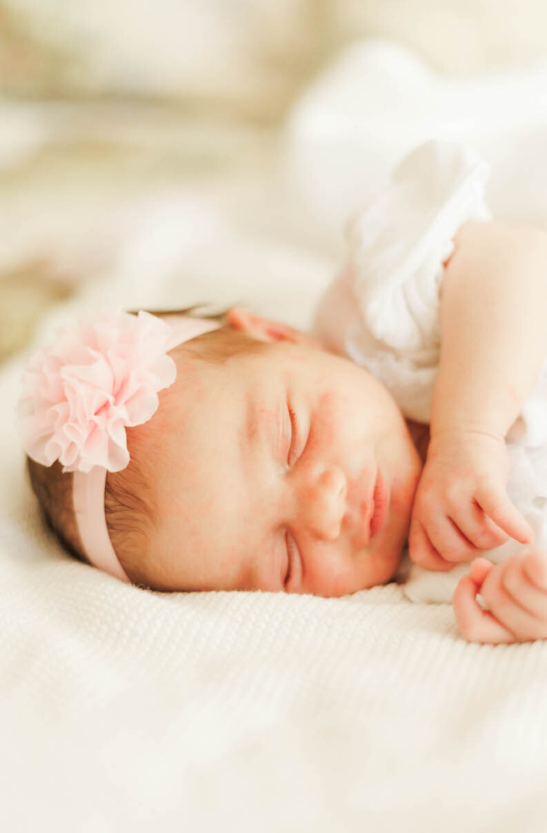 lifestyle newborn photographer