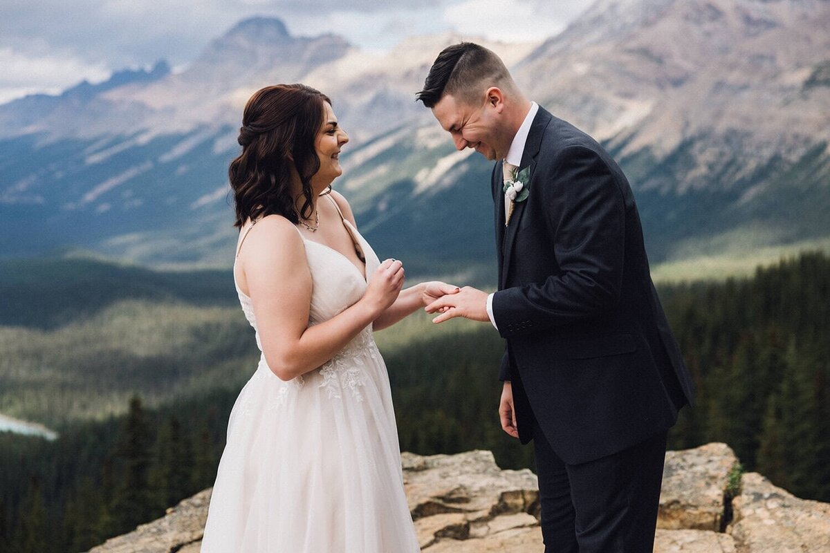 Alberta elopement and micro-wedding galleries by Allie Knulls Photography