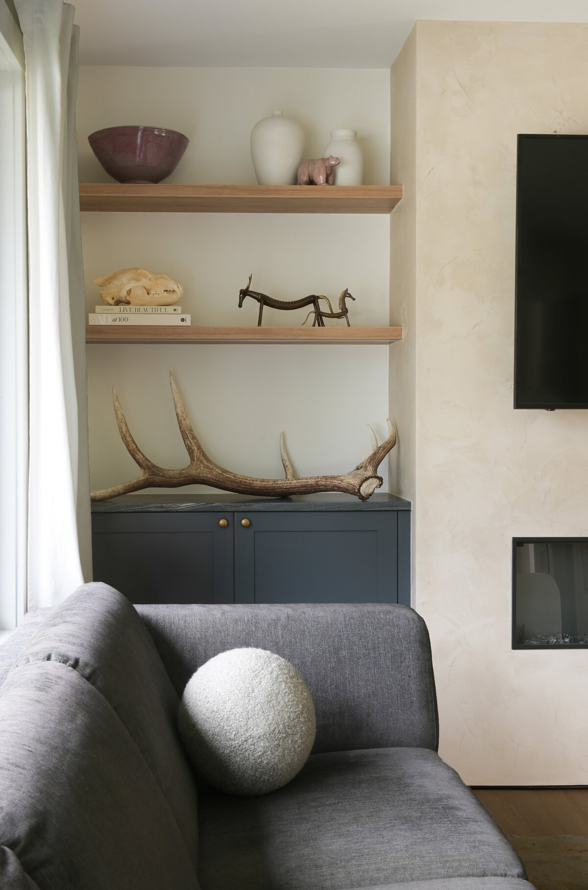 12- Laura_Barnes_Home_Squamish_Tracey_Ayton_Photography_6089-Edit