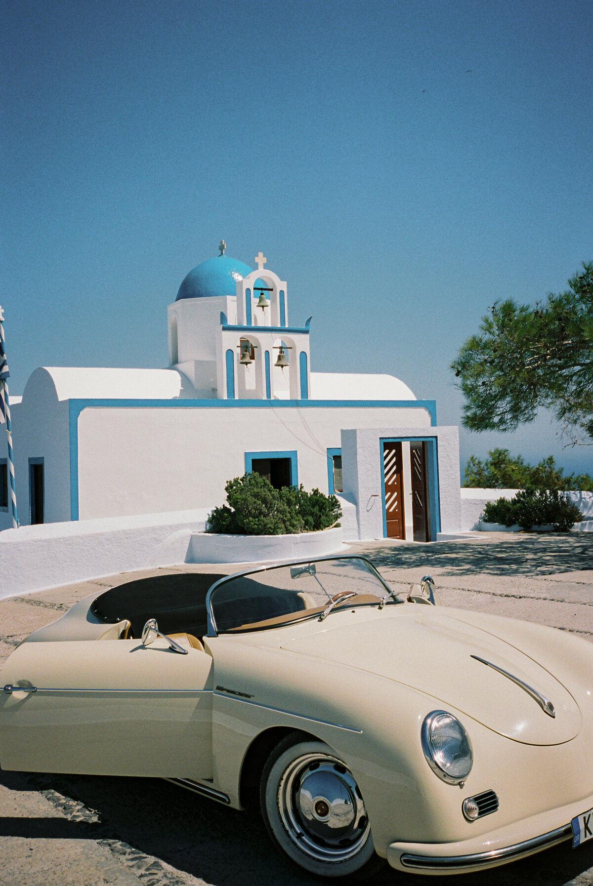 santorini-summer-elopement-film-greece-island-elegant-timeless-vintage-1