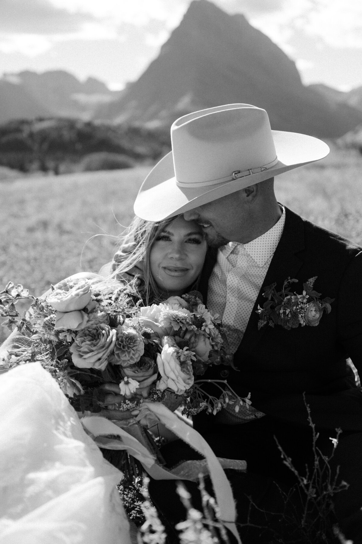 presley-gray-photo-boho-glacier-park-elopement-7635