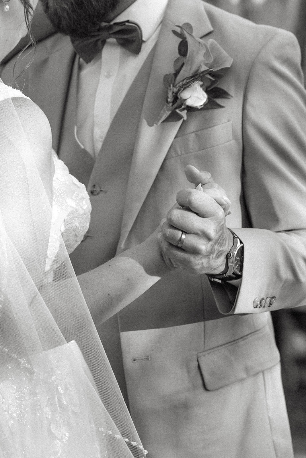 Weddings-Melissa-Harding-Photography-Summerside-PEI-family-photographer-Canada30