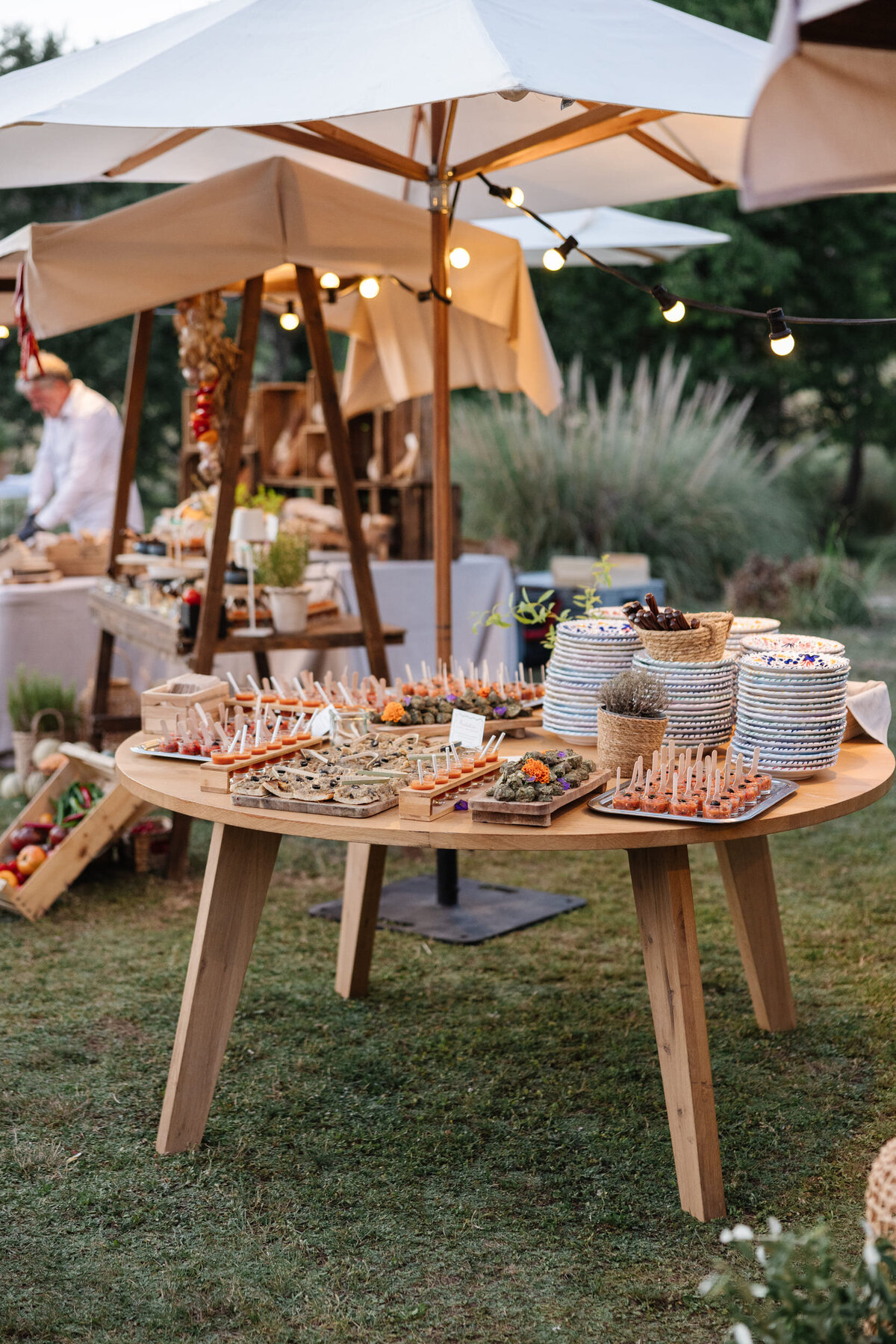 Buffet-table-provence-wedding