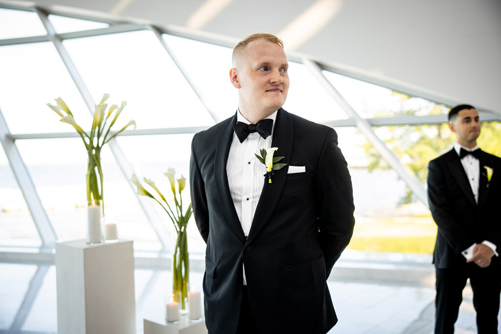 70-Milwaukee-Art-Mueseum-Wedding-Lauren-Ashley-Studios