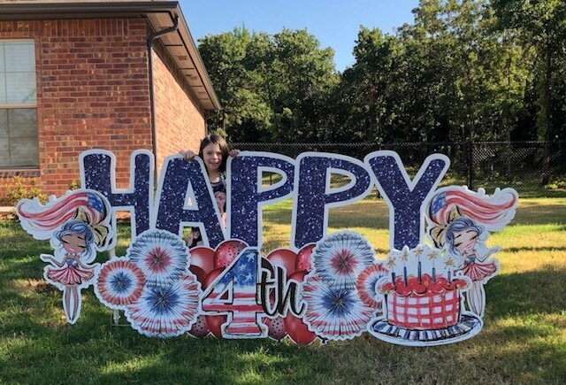 Happy 4th of July Yard Sign Setup. Simply Sign It is a yard greeting sign rental company servicing Edmond, NW OKC, Piedmont, and Deer Creek. Create a yard greeting sign for your home, organization, or school.