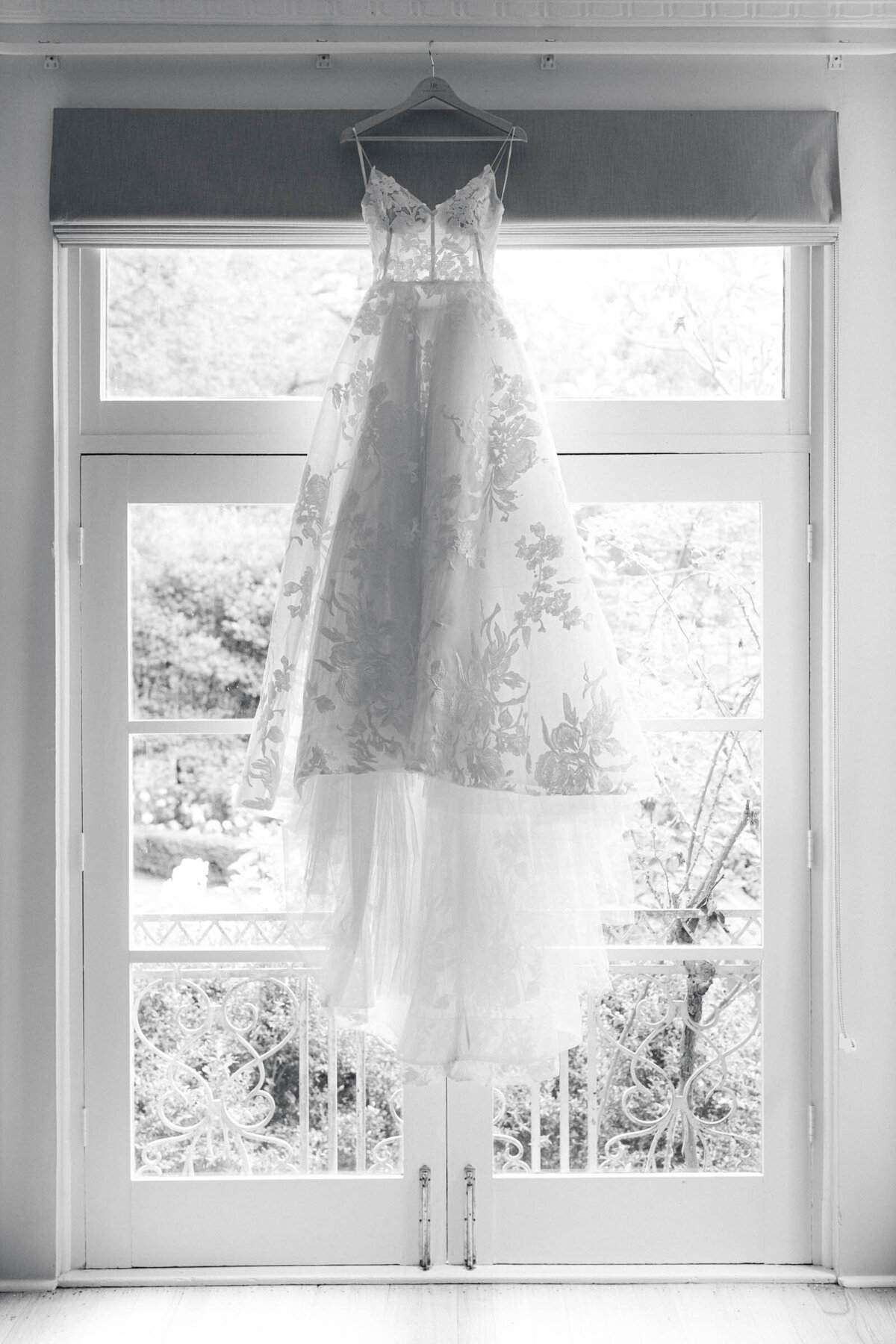Monique Lhuillier wedding gown