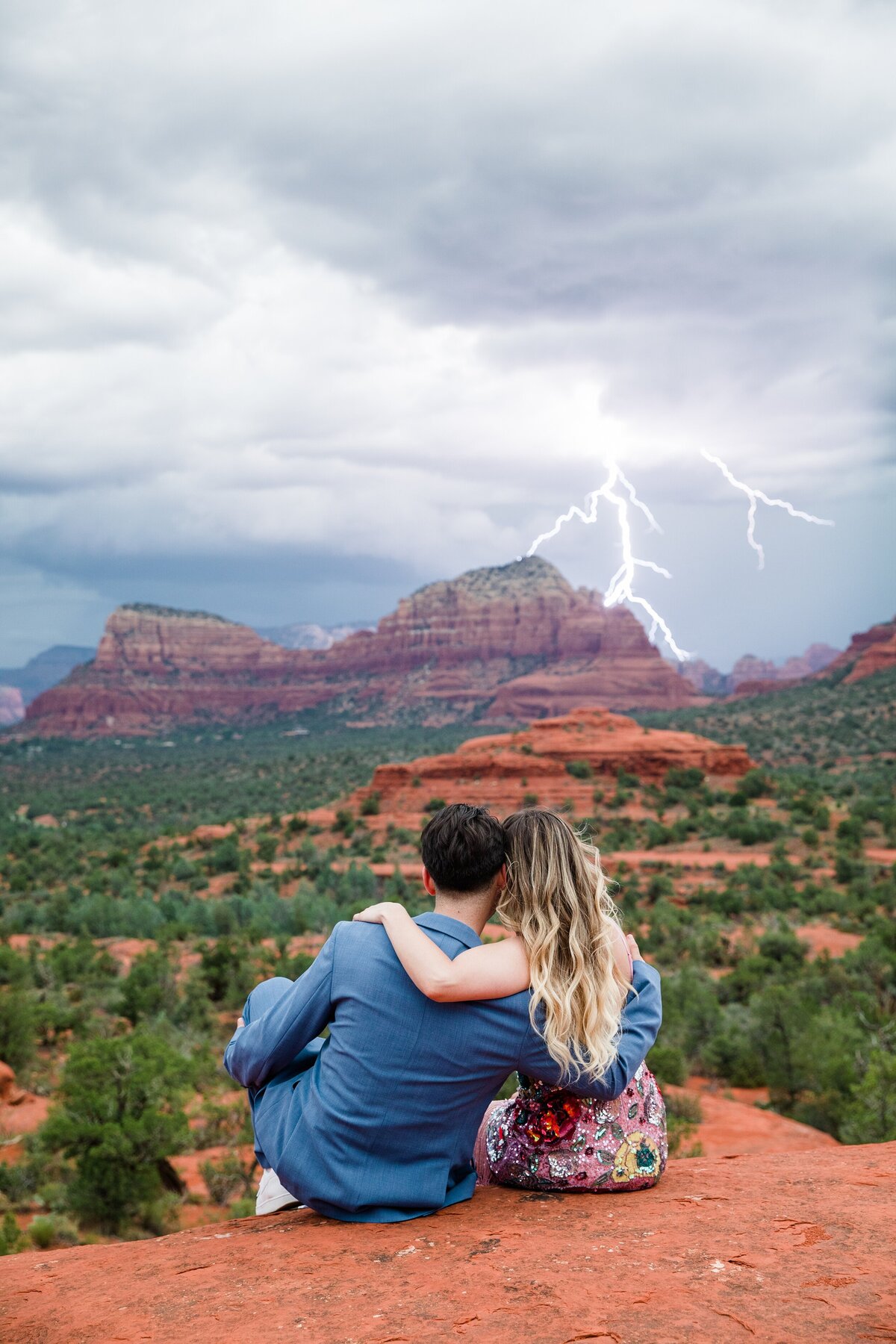 Bell Rock_Sedona_Danielle_Holman_Photography_Engagement_0011