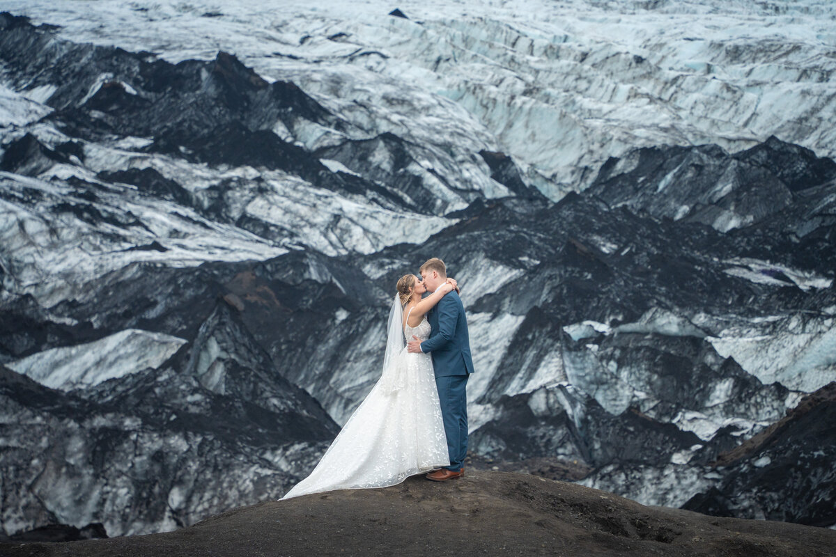 Iceland-glacier-elopement-wedding-epic
