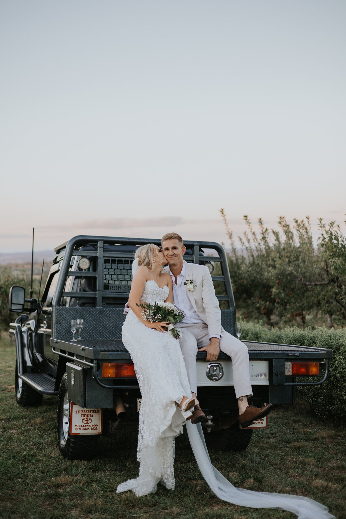 WEDDING ORANGE FULLER BORRODELL35