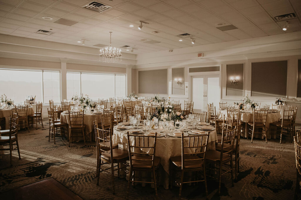 brooklake-country-club-round-tables