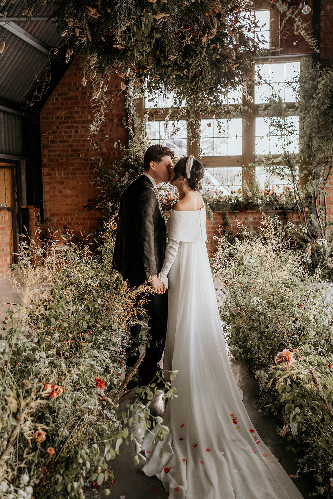 Luxury Floral Meadow Wedding at the Giraffe Shed (21)