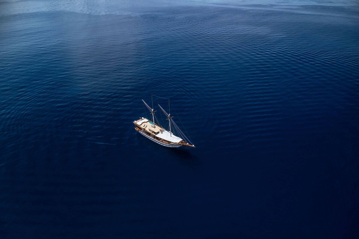 Luxury Yacht Charter Raja Ampat Majik Cruise (2)