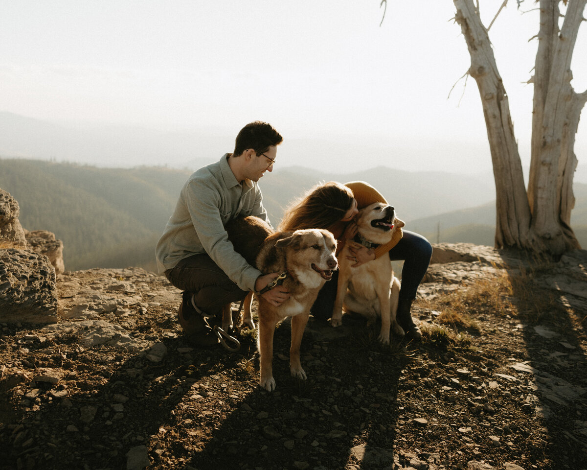 Engagement-Session-PNW-Leavenworth-Washington-Couples-Photographer-Tessa-Marie-Collective