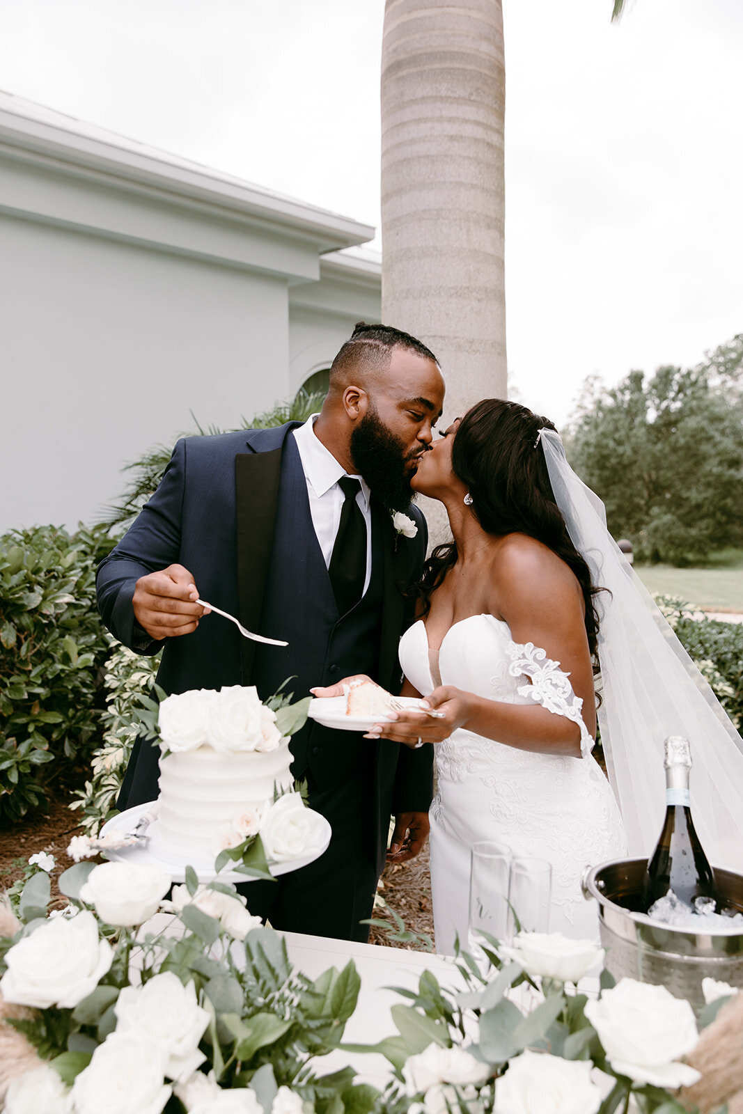 jessica-cruz-photography-harborside-chapel-florida-elopement-chantilly-chic-6
