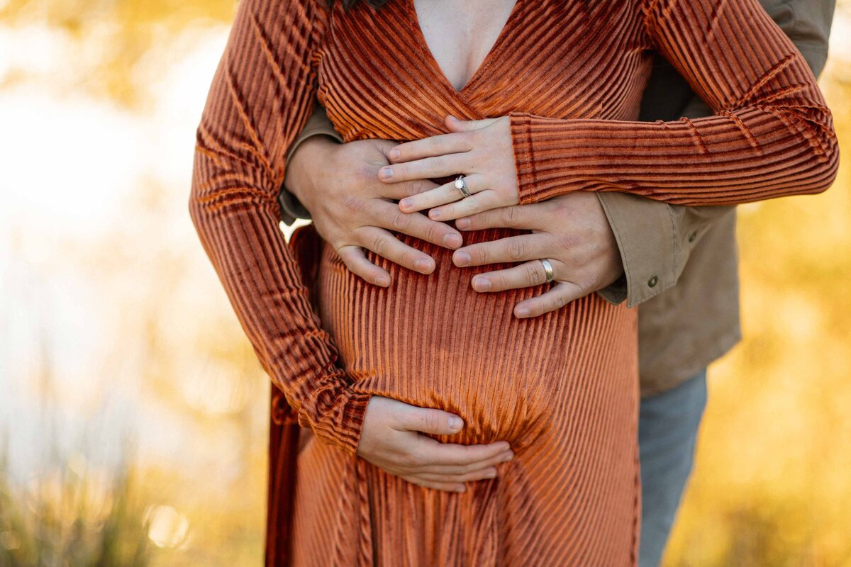 columbia-river-gorge-maternity-portraits-government-cove-11