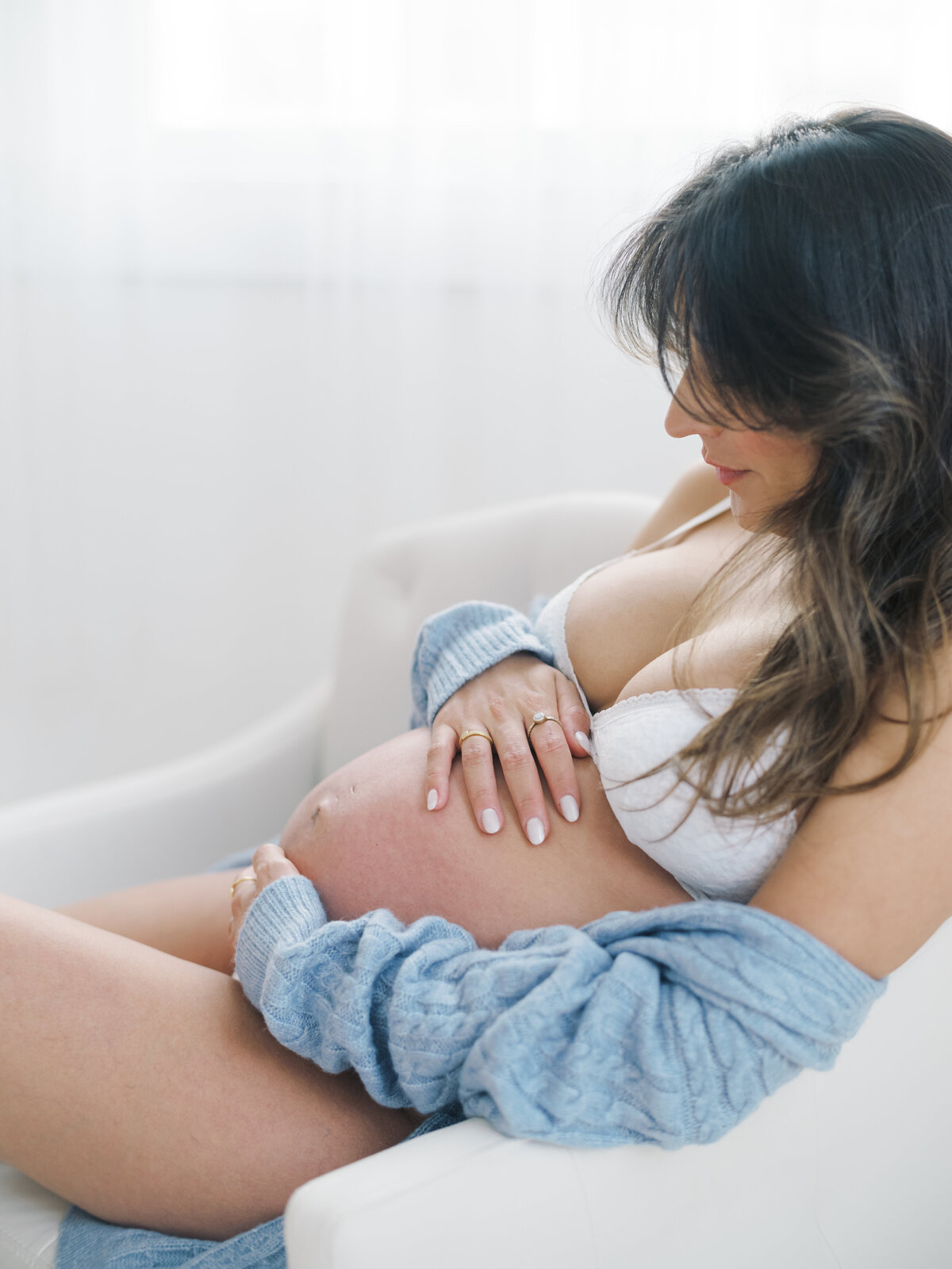 maternity-boudoir-photos-sweater