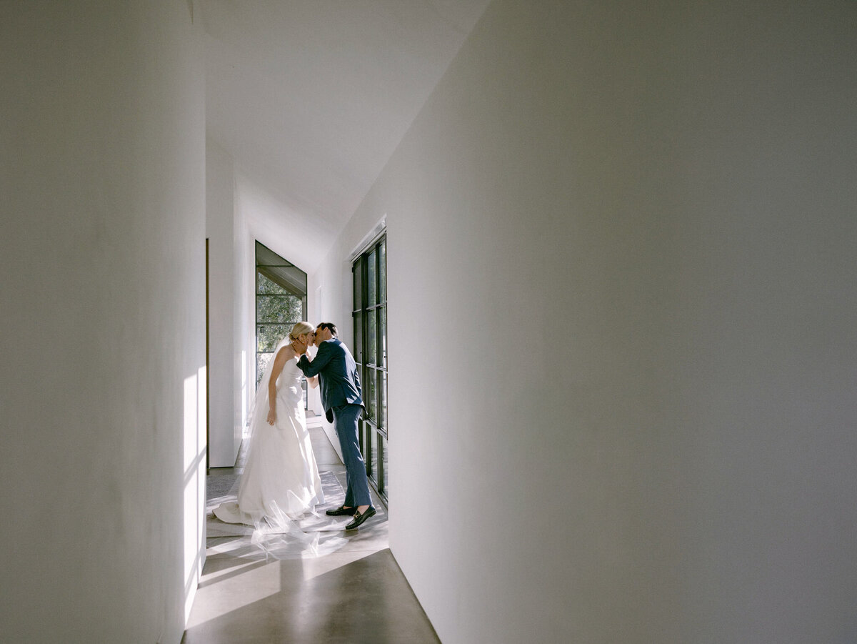 larissa-cleveland-photographer-napa-california-wine-country-wedding-private-estate-047