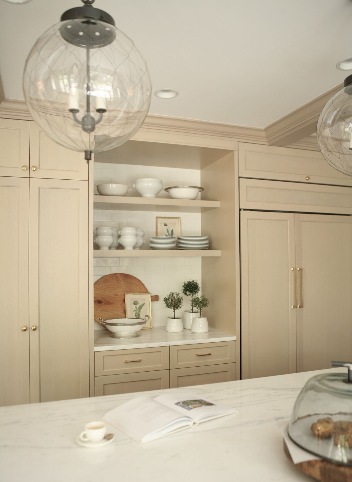 5A-kitchen-shelf-styling-quartzite-counter