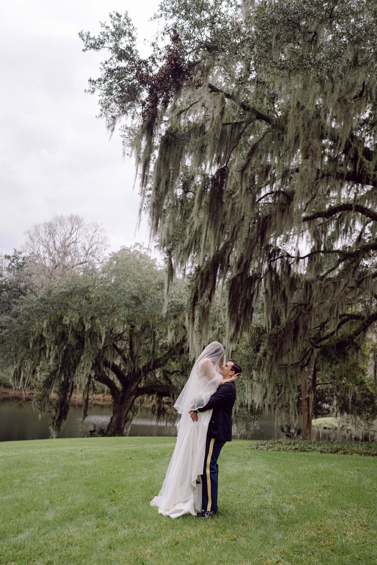 26Molly_Phil_Wedding_Previews-05603