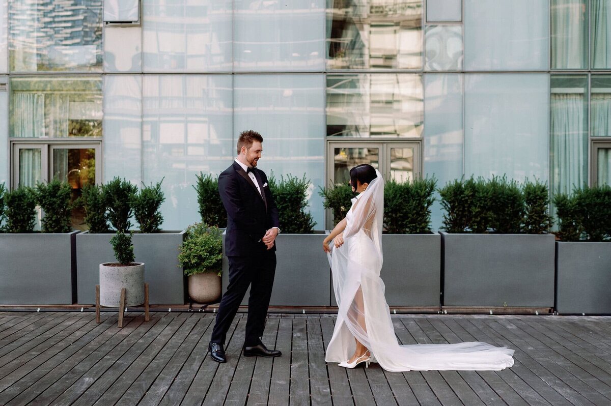 1HotelTorontoWeddingFirstLook-10