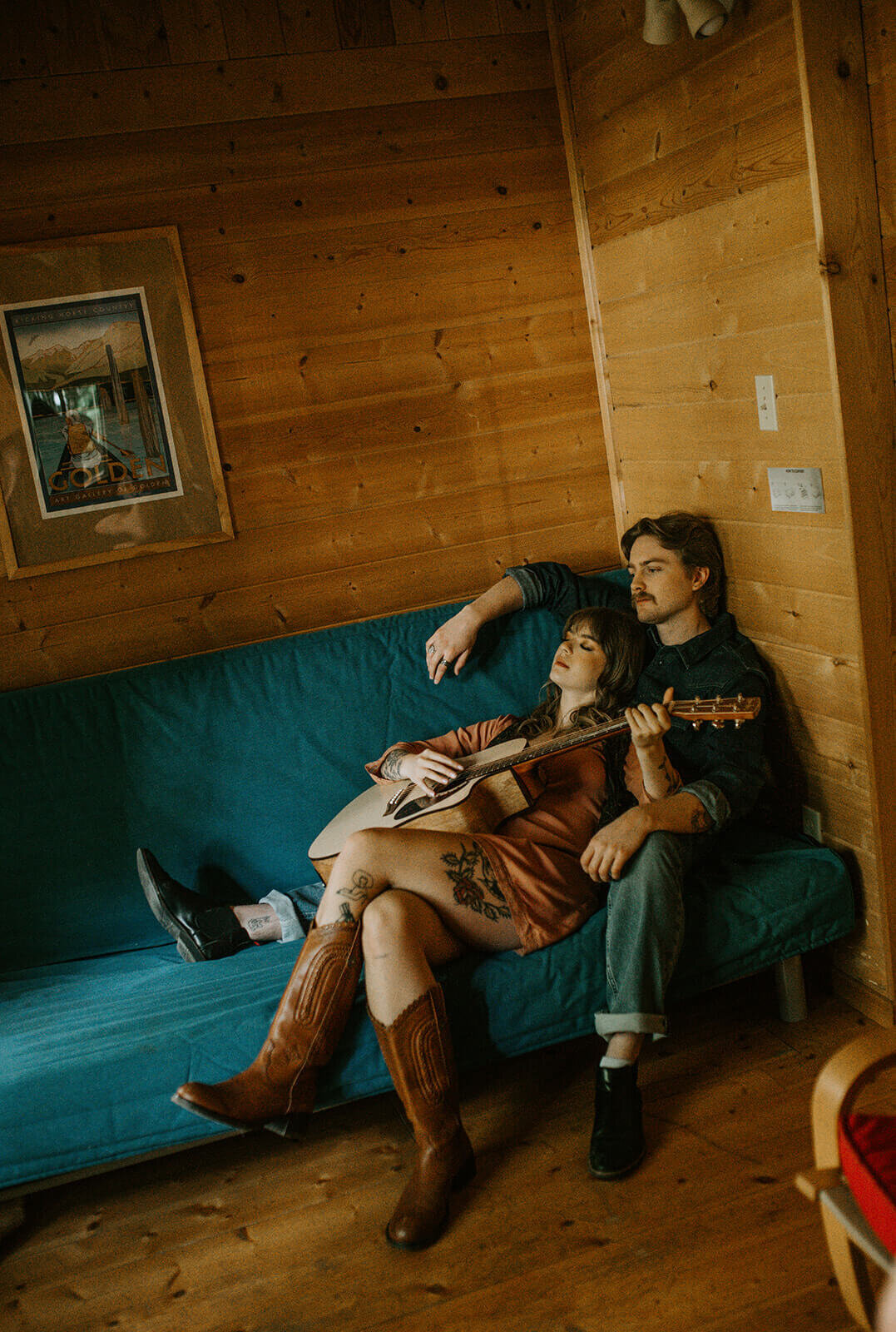 Couple-playing-guitar