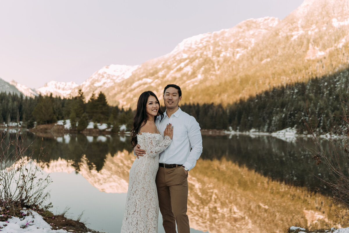 Joyce Li Photography Destination Wedding Elopement Engagement Lifestyle Portrait Photographer West Coast Seattle Washington California goldcreekpondengagement-31